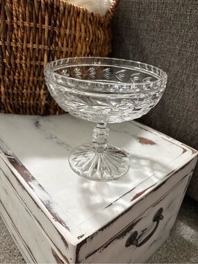 Clear Glass Pedestal Bowl decor display - Elegant Pressed Glass